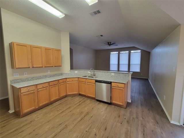 3333 Pecan Shadow Way, Mesquite, TX 75181