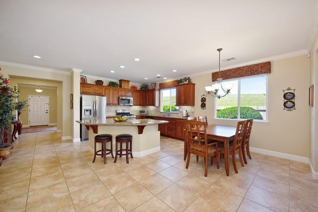 905 Richard Ct, El Dorado Hills, CA 95762