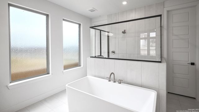 1623 Yardzen Lane, San Antonio, TX 78260