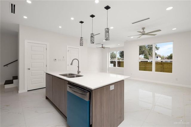 916 S Bicentennial Boulevard, Mcallen, TX 78501