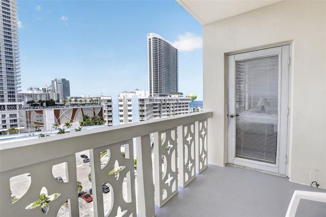 1817 S Ocean Drive PH19, Hallandale Beach, FL 33009