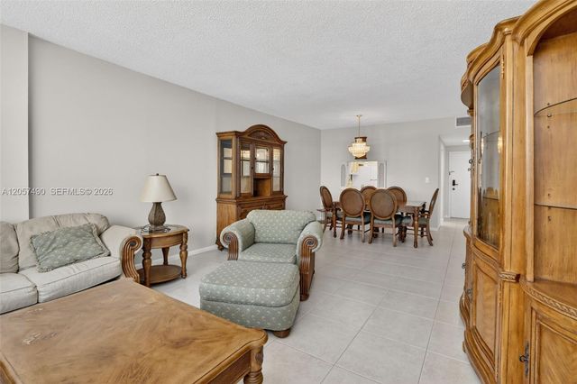 1817 S Ocean Drive PH19, Hallandale Beach, FL 33009