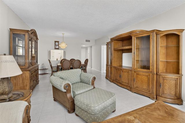 1817 S Ocean Drive PH19, Hallandale Beach, FL 33009