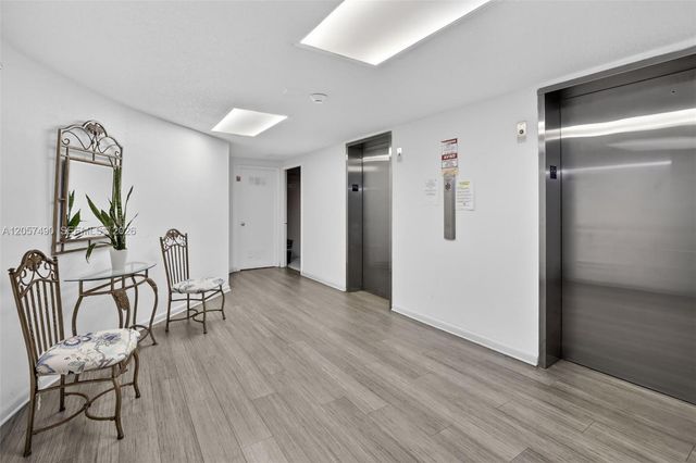 1817 S Ocean Drive PH19, Hallandale Beach, FL 33009