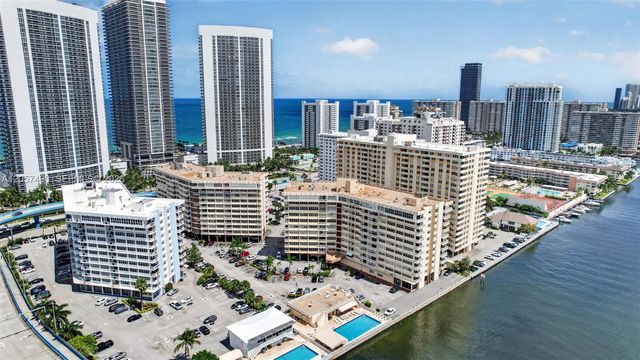 1817 S Ocean Drive PH19, Hallandale Beach, FL 33009