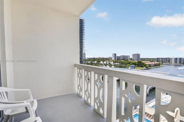 1817 S Ocean Drive PH19, Hallandale Beach, FL 33009