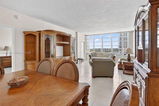 1817 S Ocean Drive PH19, Hallandale Beach, FL 33009
