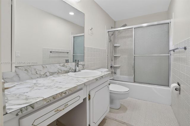 1817 S Ocean Drive PH19, Hallandale Beach, FL 33009