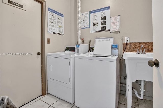 1817 S Ocean Drive PH19, Hallandale Beach, FL 33009