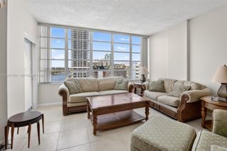 1817 S Ocean Drive PH19, Hallandale Beach, FL 33009