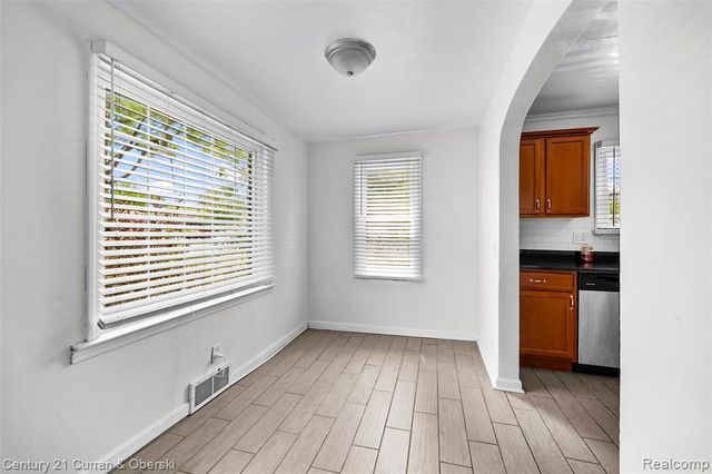 6521 Berwyn Street, Dearborn Heights, MI 48127