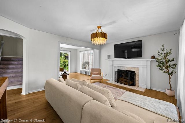 6521 Berwyn Street, Dearborn Heights, MI 48127