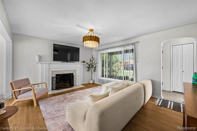 6521 Berwyn Street, Dearborn Heights, MI 48127