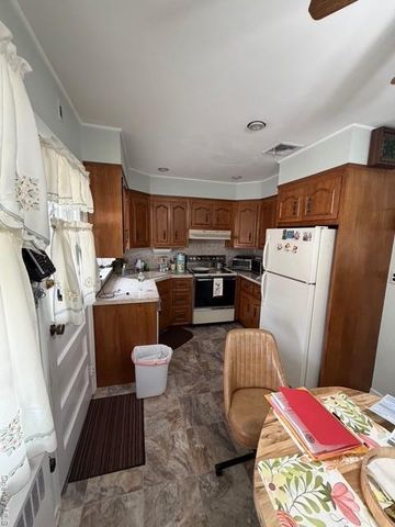 118 Carol Road, East Meadow, NY 11554