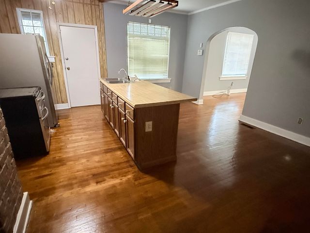 2061 VOLLINTINE AVE, Memphis, TN 38107