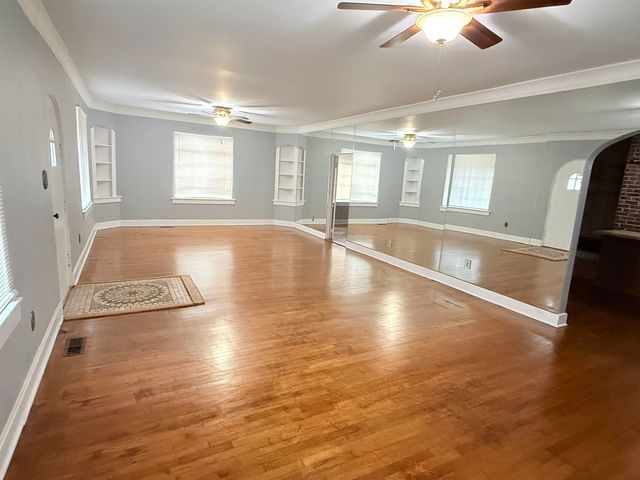 2061 VOLLINTINE AVE, Memphis, TN 38107