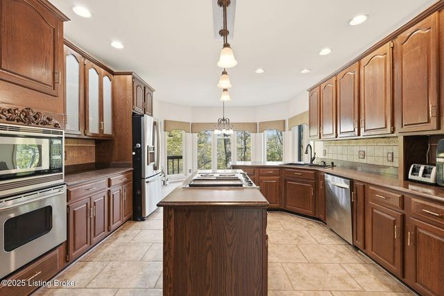 3215 Overlook Cir, Goshen, KY 40026