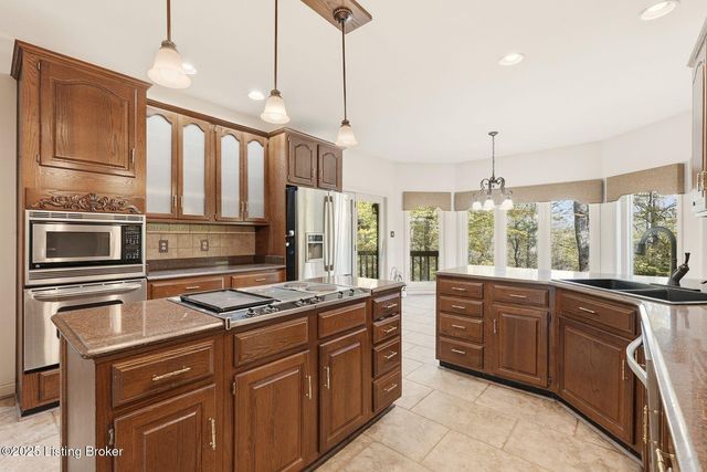 3215 Overlook Cir, Goshen, KY 40026