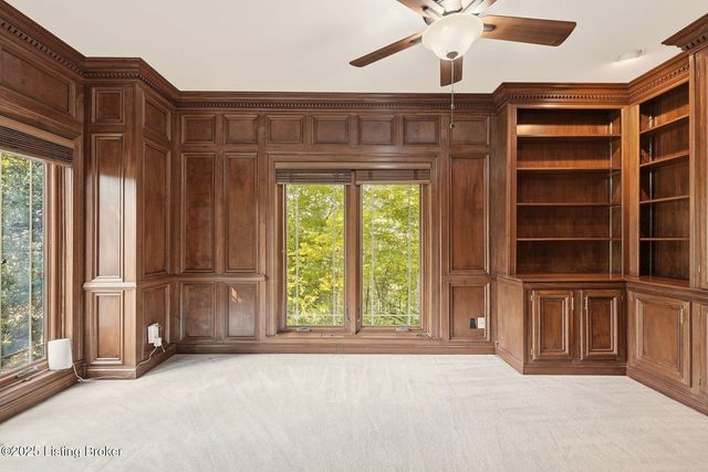 3215 Overlook Cir, Goshen, KY 40026