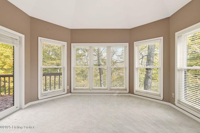 3215 Overlook Cir, Goshen, KY 40026