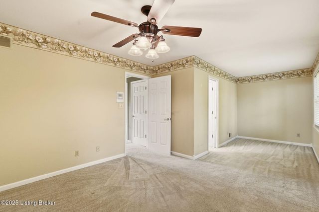 3215 Overlook Cir, Goshen, KY 40026