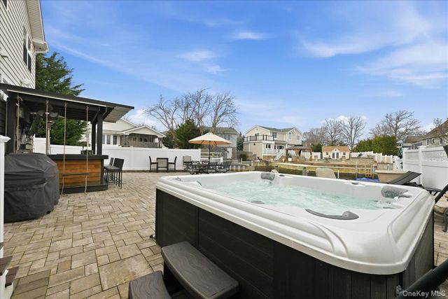 3 Neptune Place, Massapequa, NY 11758