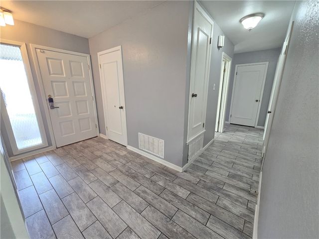 302 Frio Dr, Portland, TX 78374