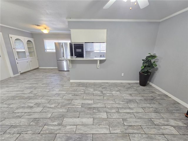 302 Frio Dr, Portland, TX 78374