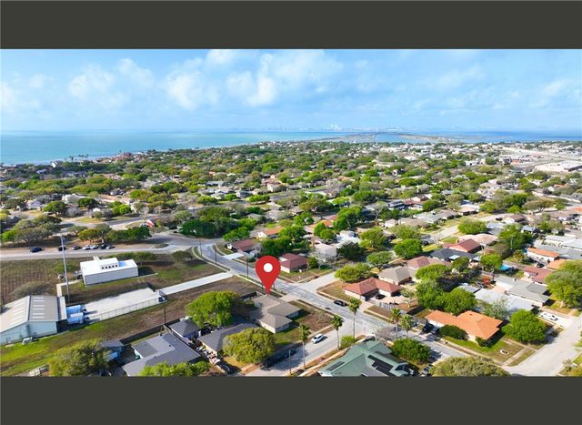 302 Frio Dr, Portland, TX 78374