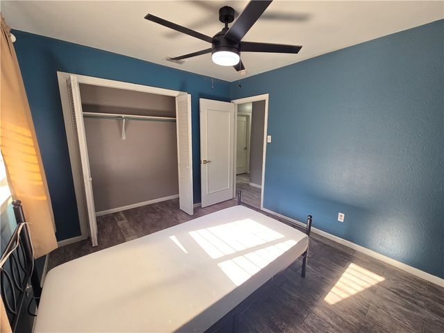 302 Frio Dr, Portland, TX 78374