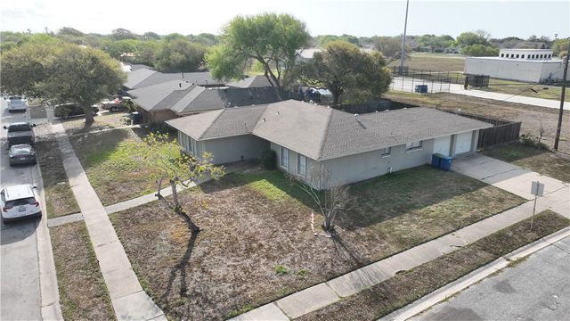 302 Frio Dr, Portland, TX 78374