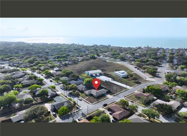 302 Frio Dr, Portland, TX 78374