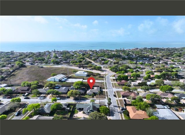 302 Frio Dr, Portland, TX 78374