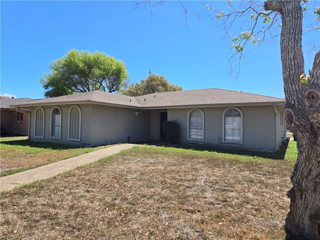 302 Frio Dr, Portland, TX 78374