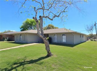 302 Frio Dr, Portland, TX 78374