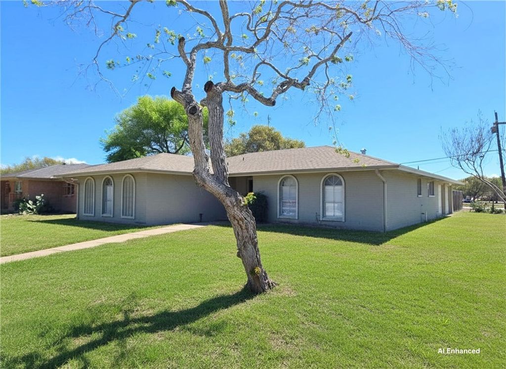 302 Frio Dr, Portland, TX 78374