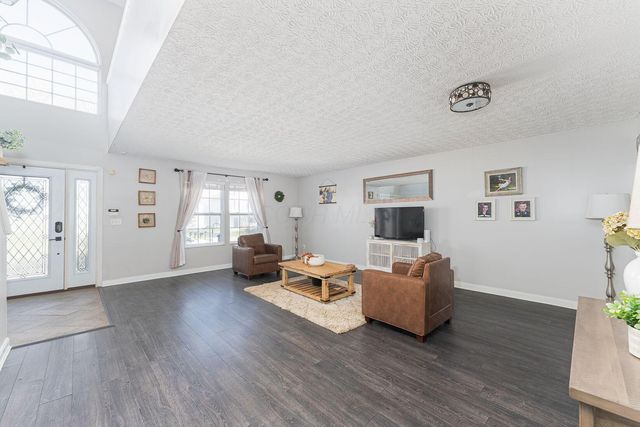 1063 Hartford Lane, London, OH 43140