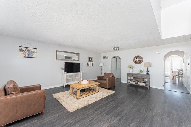 1063 Hartford Lane, London, OH 43140