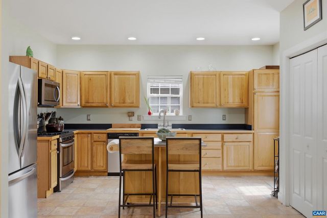 1112 AVON ST, Charlottesville, VA 22902
