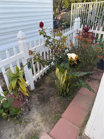 4117 McFadden 6, Santa Ana, CA 92704