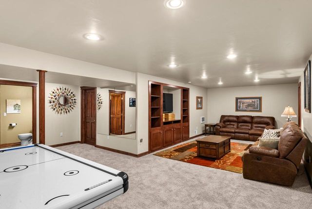 1842 Turquoise TRAIL, Green Bay, WI 54311