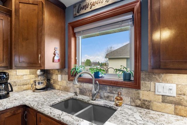 1842 Turquoise TRAIL, Green Bay, WI 54311