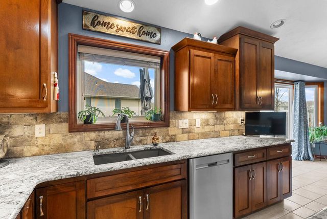 1842 Turquoise TRAIL, Green Bay, WI 54311