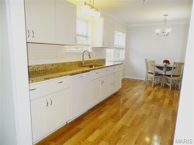 1052 Deleon Court, Fenton, MO 63026
