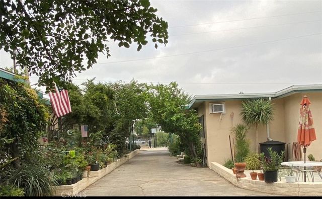 10438 Scoville Avenue, Sunland, CA 91040