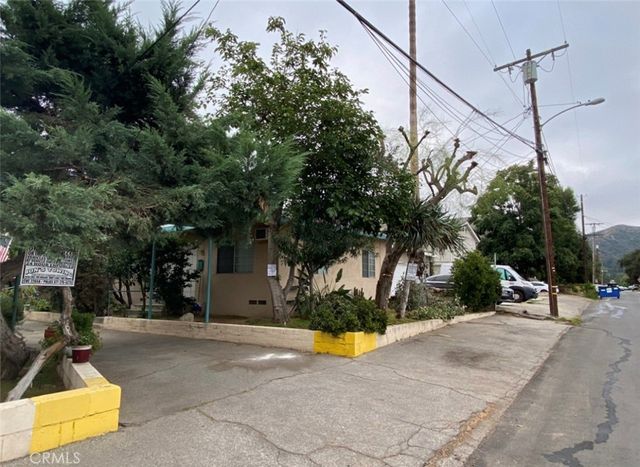 10438 Scoville Avenue, Sunland, CA 91040