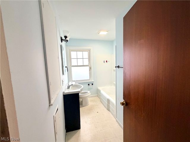 10506 Park Heights Road, Cleveland, OH 44104