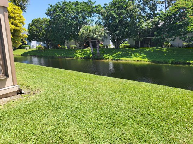 500 Crosswinds Drive, Greenacres, FL 33413