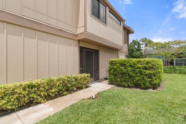 500 Crosswinds Drive, Greenacres, FL 33413