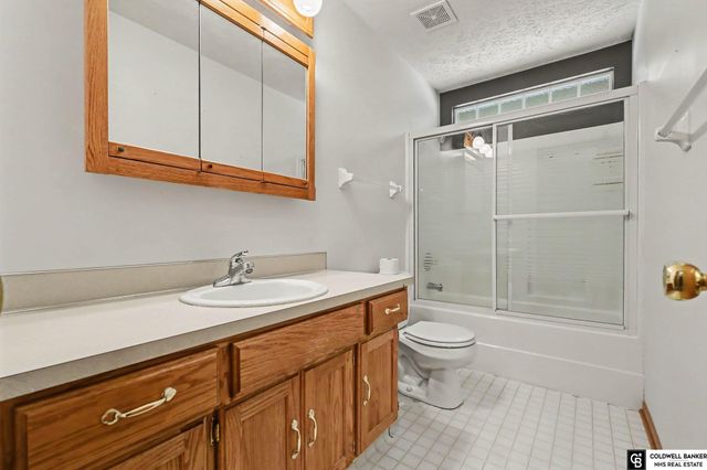 7136 Ivy Lane, La Vista, NE 68128